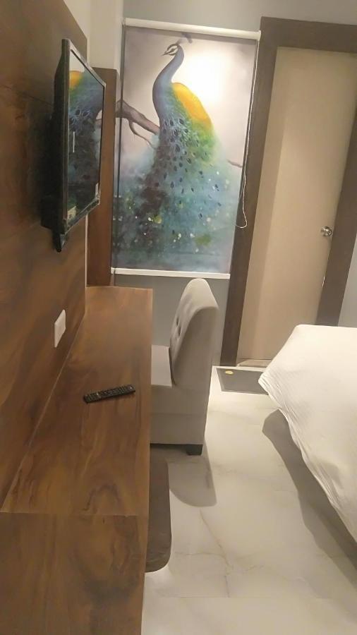 Hotel The Nilsa Ню Делхи Екстериор снимка
